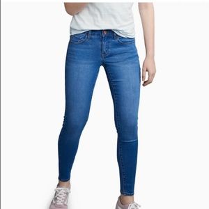 NWT SO light wash low rise Jeggings size 3L (long).